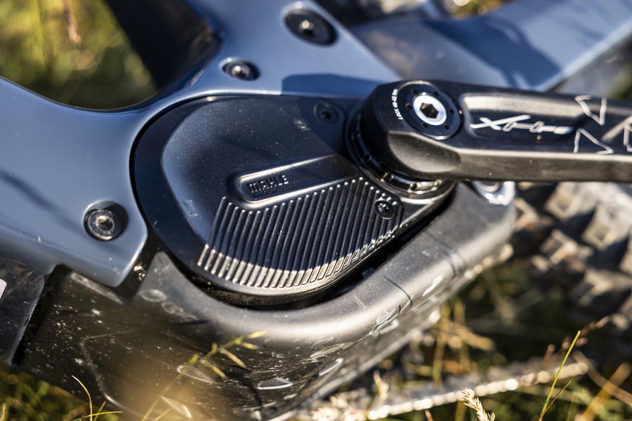 Nuova Sants E-SF4.0 Carbon — Potenza, eleganza e controllo assoluto